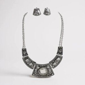 Silver Tone Indian Style Trapezoid Shape Pendant Clear crystal Stud Necklace Set
